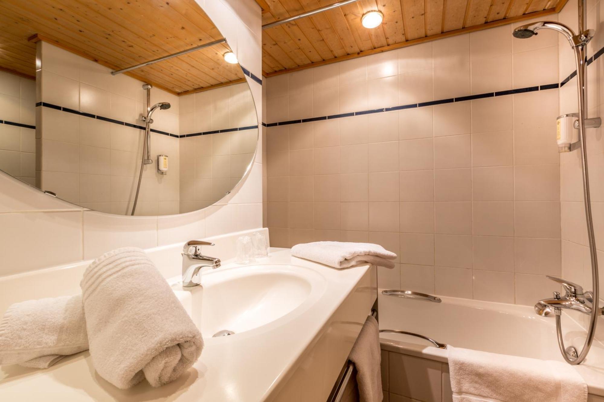 Les Cretes Blanches Hotel Val-d'Isere Phòng bức ảnh